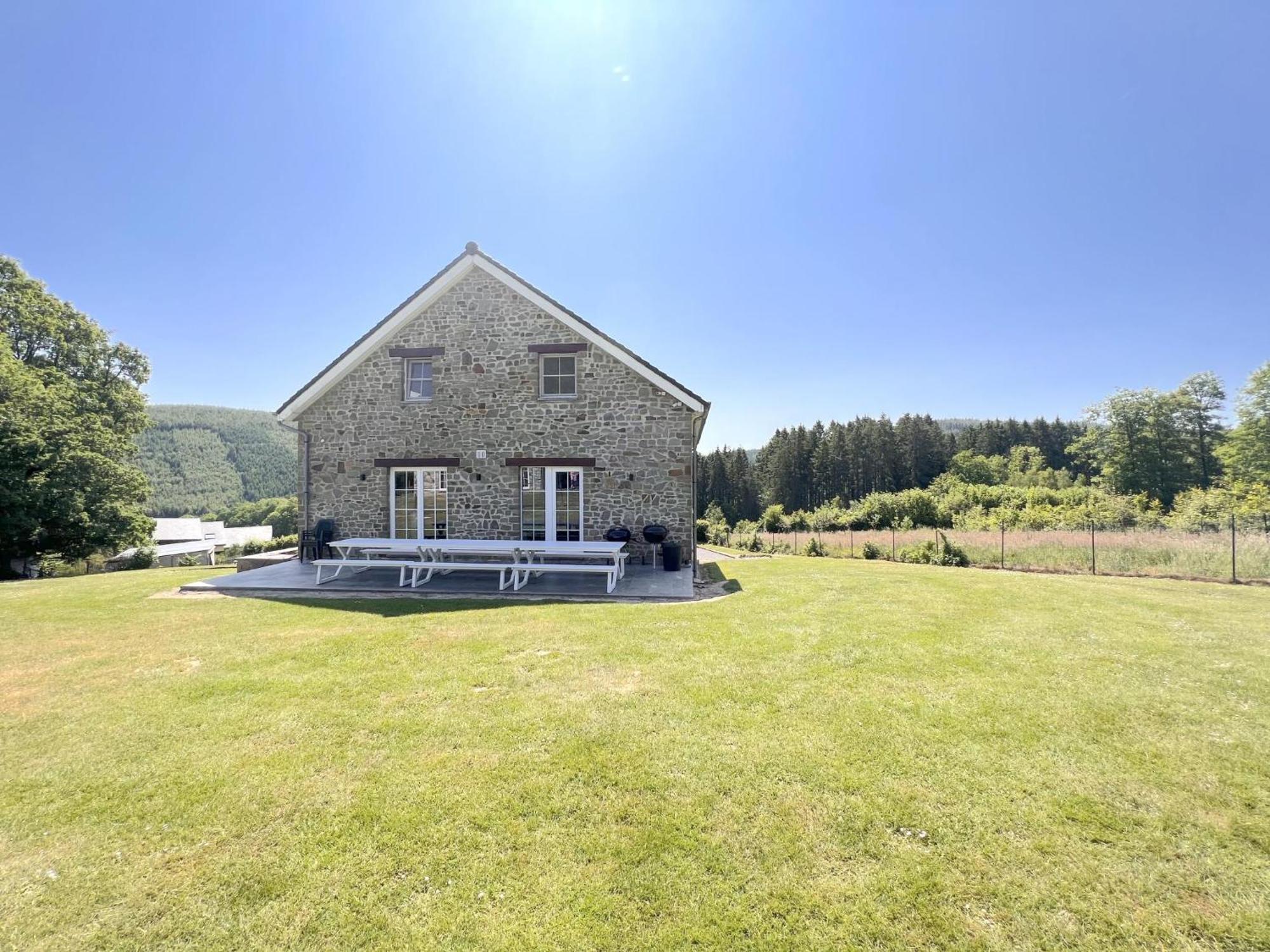 Sur Les Thiers Villa Lierneux Exterior photo