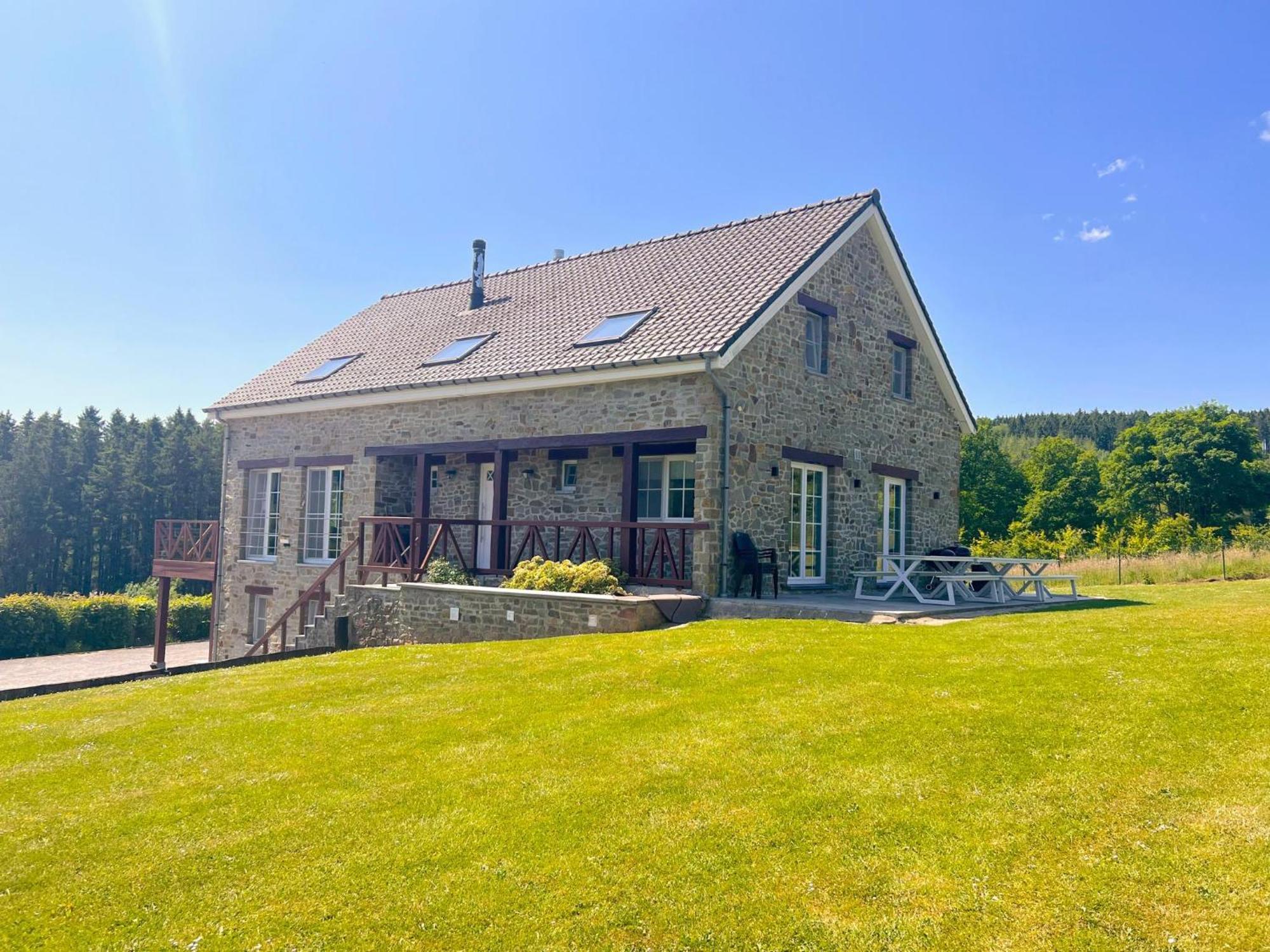 Sur Les Thiers Villa Lierneux Exterior photo
